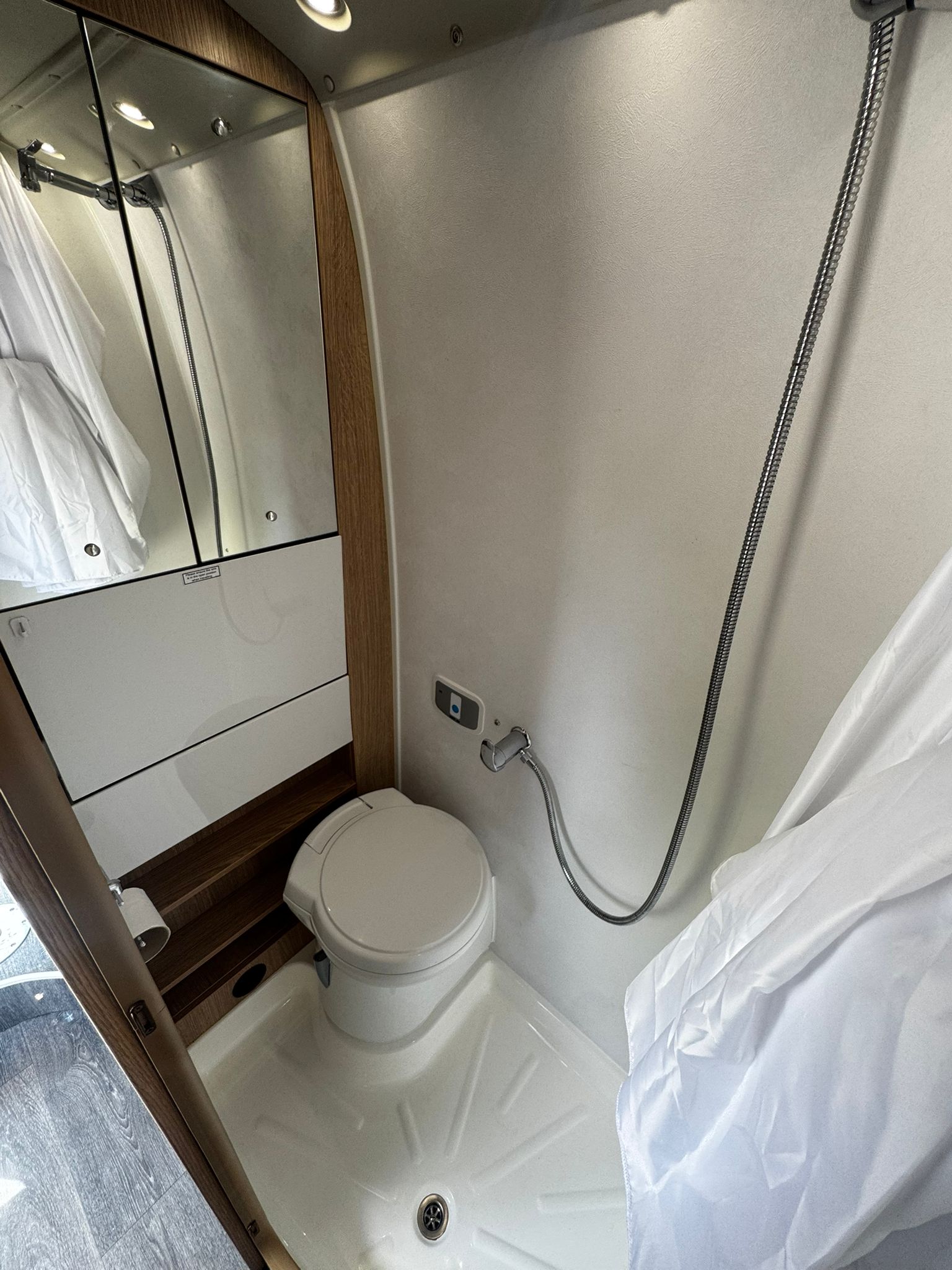 Auto-Trail 635 SE (2023 Plate) - Image 13